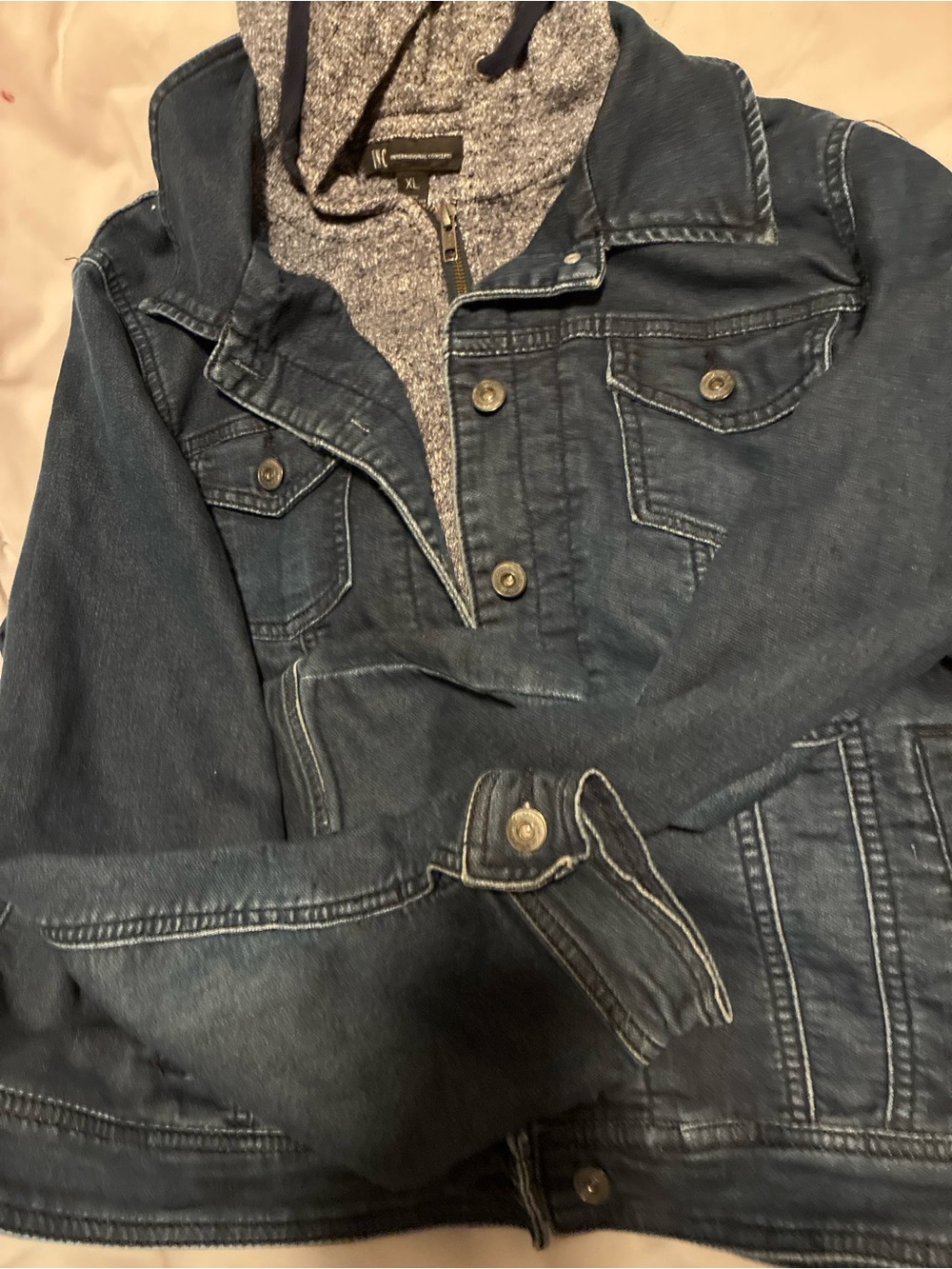 Apparel Accessory Identification - Picture 2 of 6